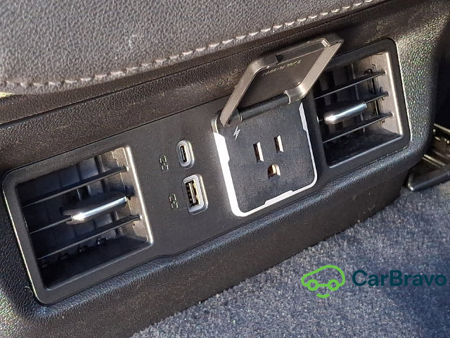 Used 2024 Chevrolet Silverado 1500 LT AWD/4WD image 11