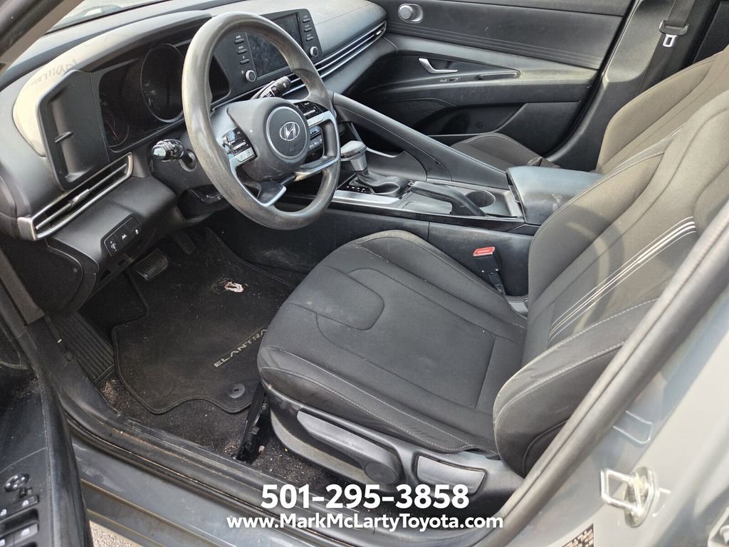 Used 2023 Hyundai Elantra SEL FWD image 7