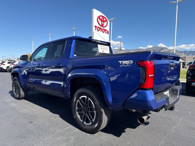 Used 2025 Toyota Tacoma TRD Sport AWD/4WD image 8