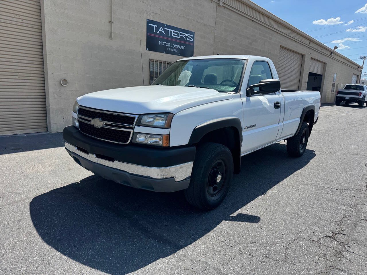 Used 2005 Chevrolet Silverado 2500 W/T RWD image 3