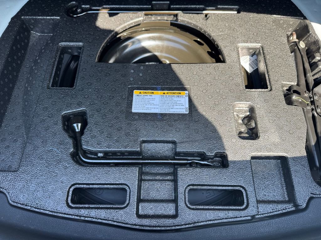 Used 2023 Toyota Camry SE w/ Cold Weather Package image 16