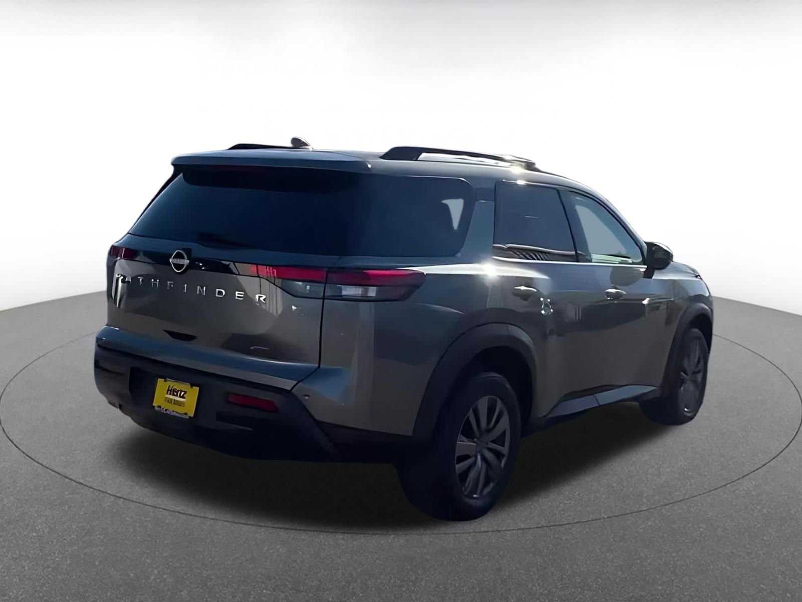 Used 2025 Nissan Pathfinder SV AWD/4WD image 14