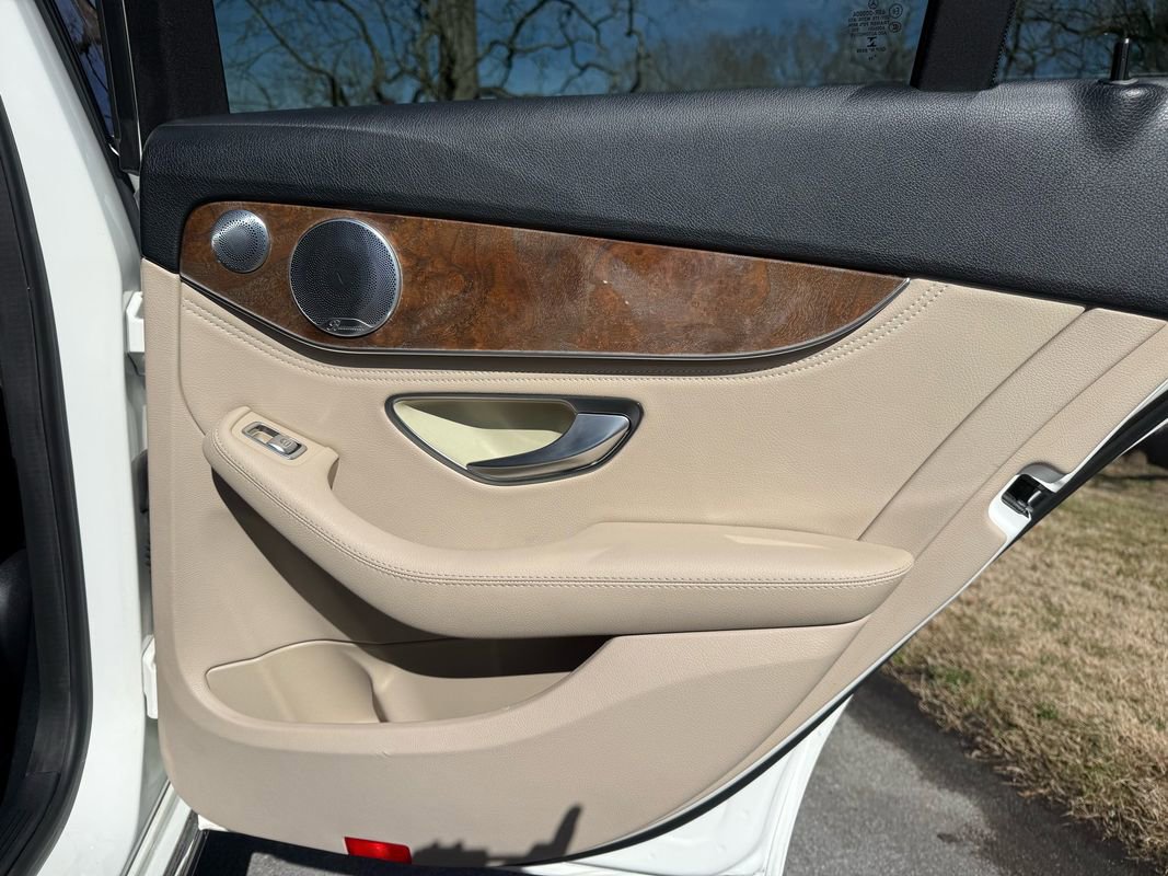 Used 2015 Mercedes-Benz C 300 4MATIC Sedan image 38