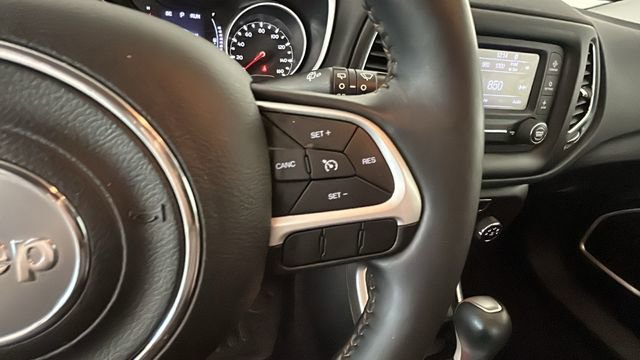 Used 2017 Jeep Compass Latitude w/ Cold Weather Group AWD/4WD image 17