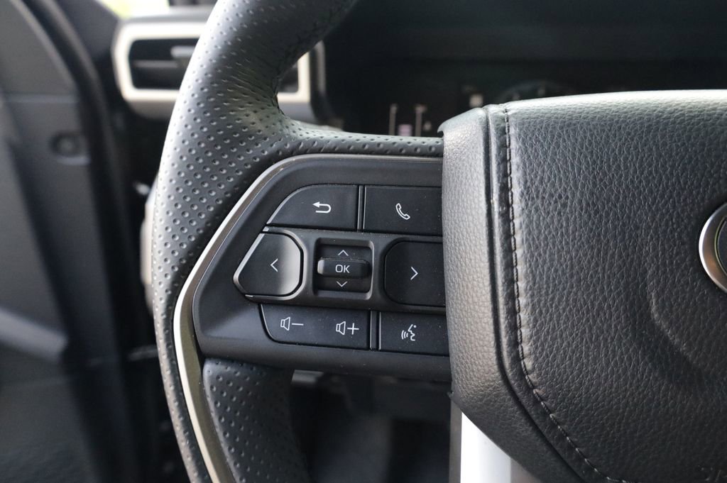 Used 2025 Toyota 4Runner SR5 image 25