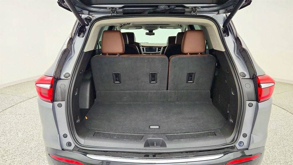Used 2019 Buick Enclave Avenir FWD image 22