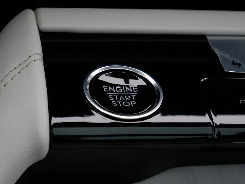Used 2025 Lincoln Navigator Reserve image 26