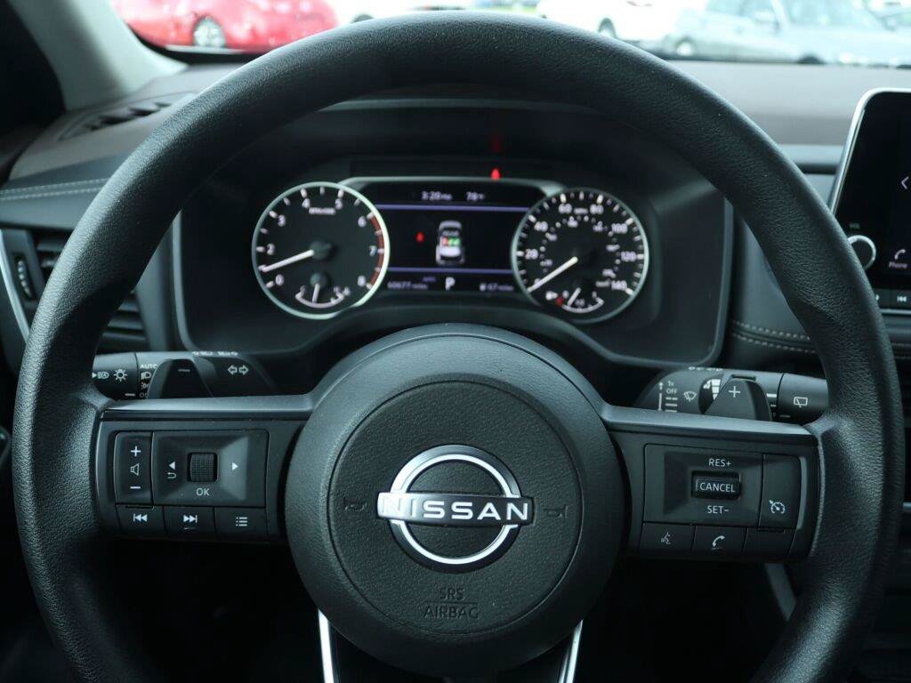 Used 2023 Nissan Rogue S AWD/4WD image 27