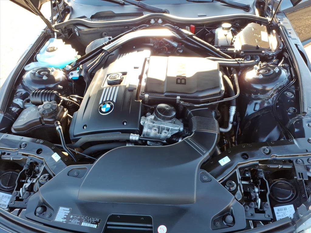 Used 2012 BMW Z4 sDrive35i image 9