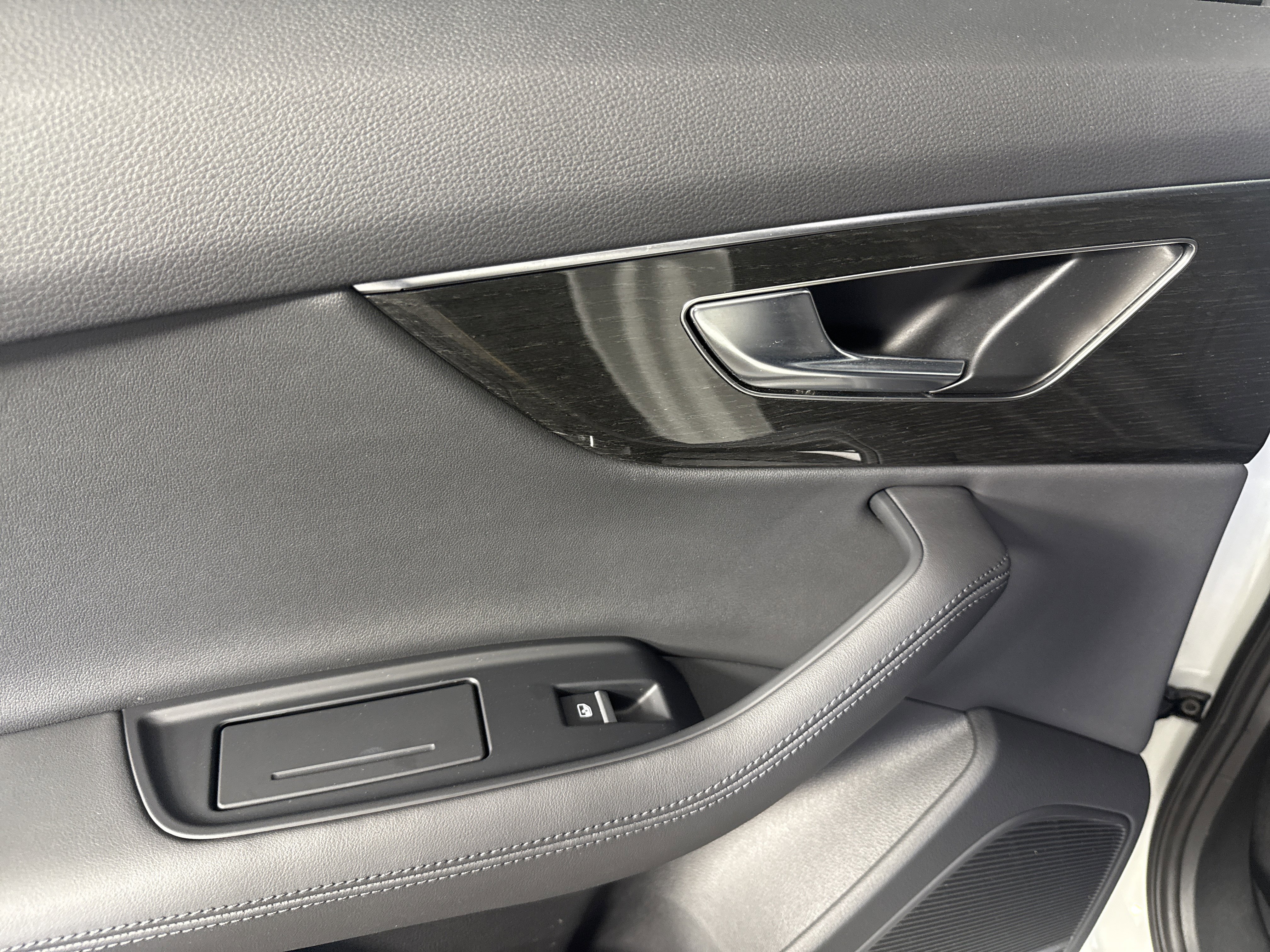 Used 2023 Audi Q7 2.0T Premium Plus w/ Premium Plus Package image 19