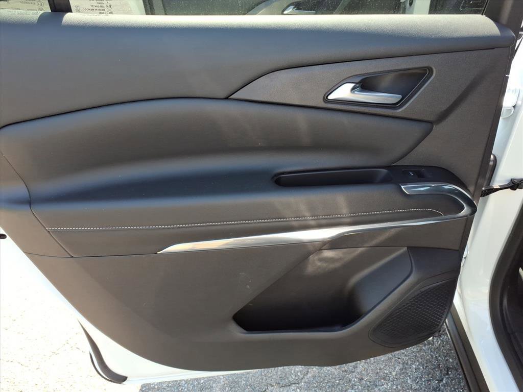 Used 2025 Chevrolet Traverse LT FWD image 20