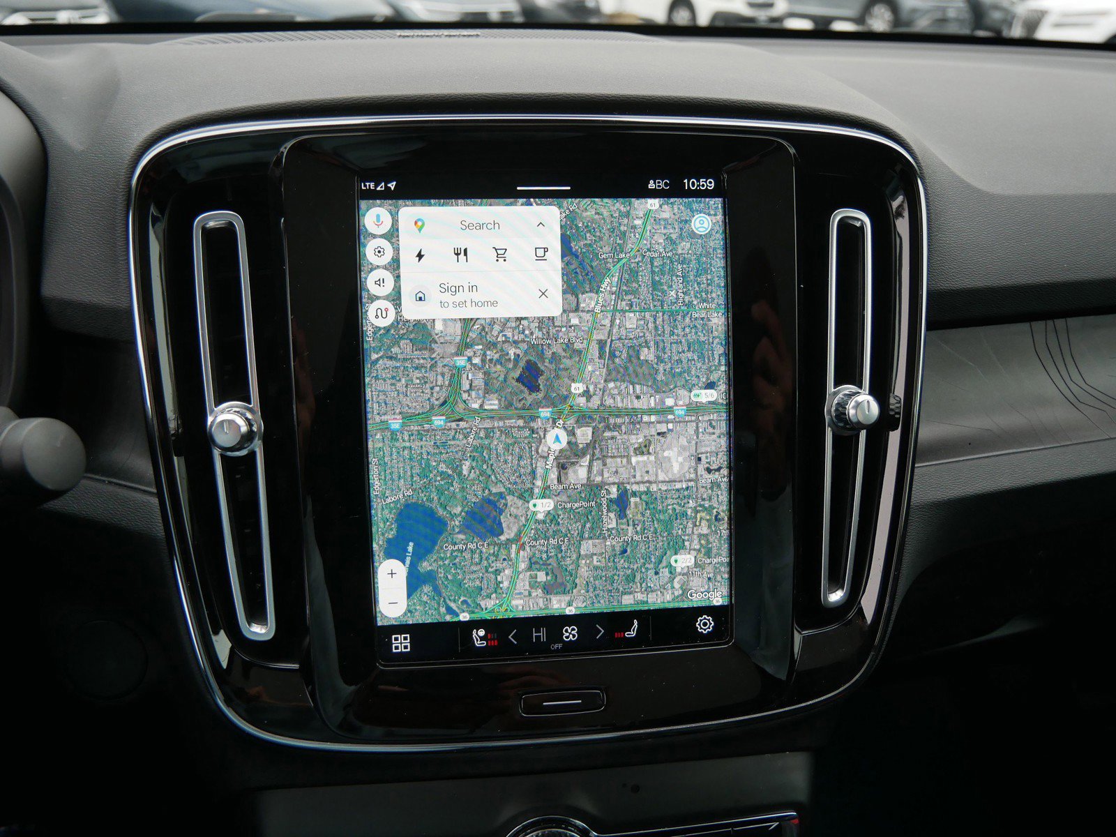 Used 2022 Volvo C40 P8 Recharge Ultimate image 18