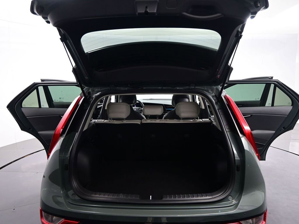 Used 2023 Kia Niro EX Touring image 27