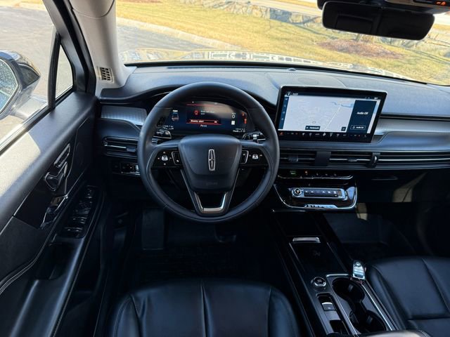Used 2023 Lincoln Corsair AWD w/ Equipment Group 101A image 6