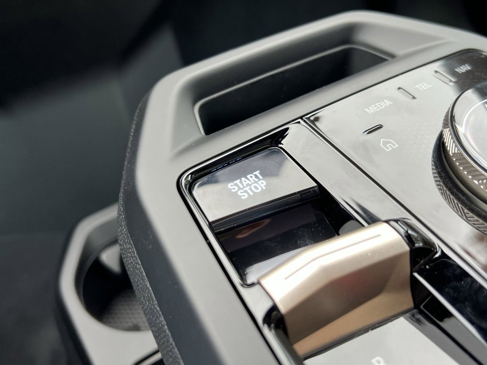 New 2026 BMW iX xDrive60 image 29