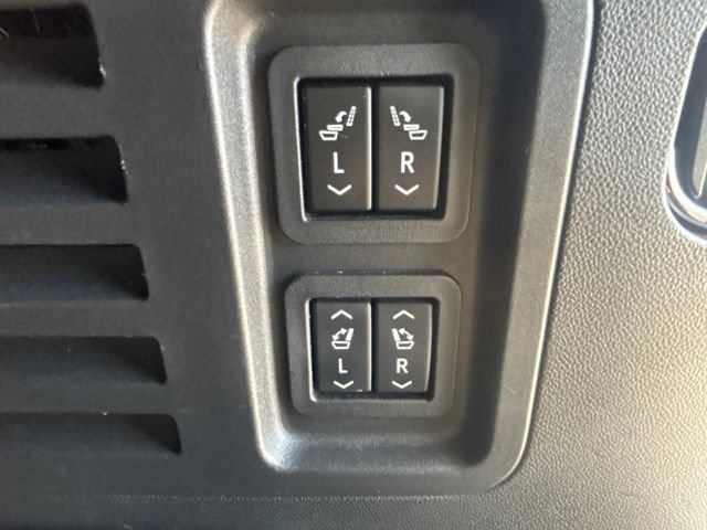 Used 2024 Chevrolet Traverse RS AWD/4WD image 24