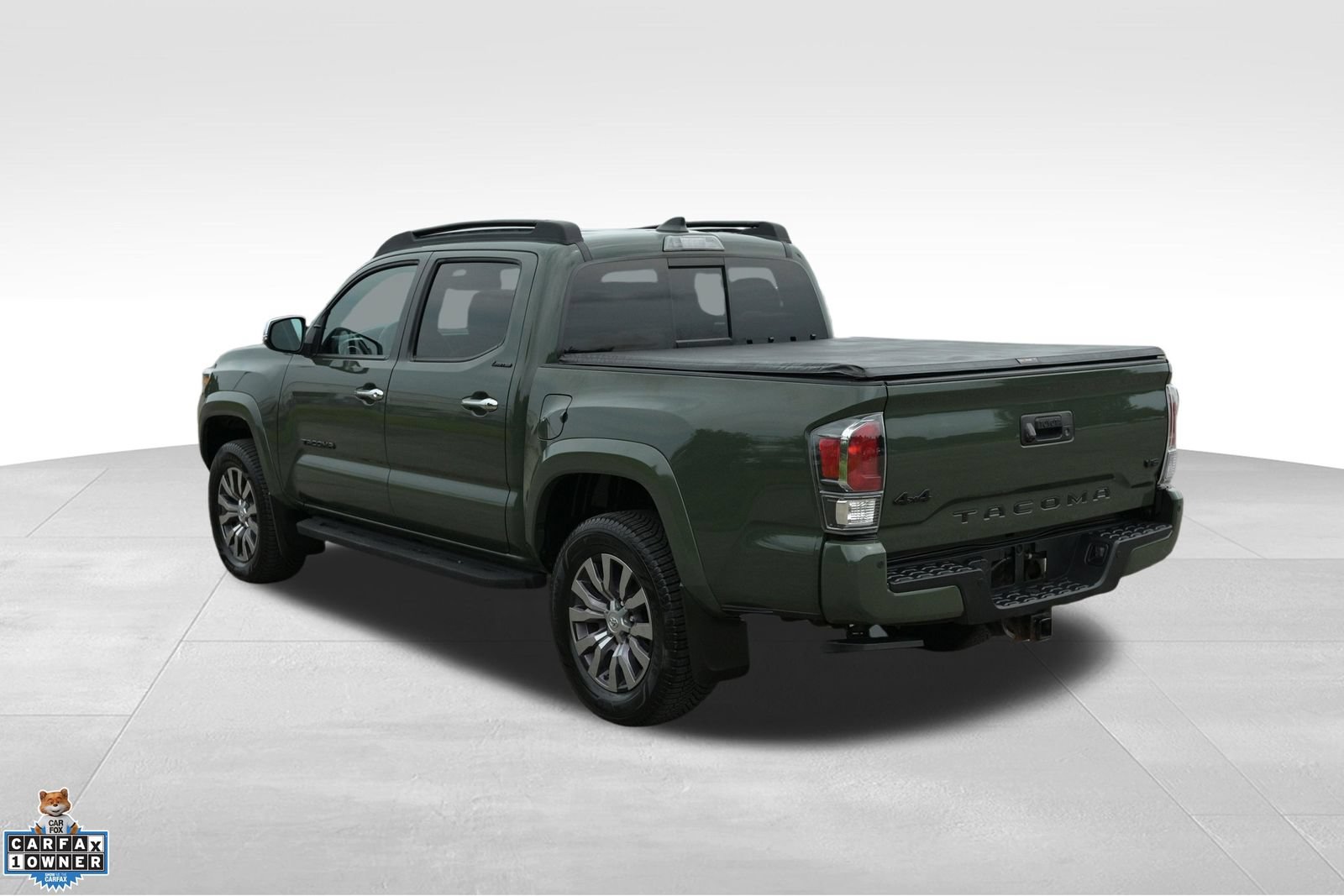 Used 2022 Toyota Tacoma Limited AWD/4WD image 3