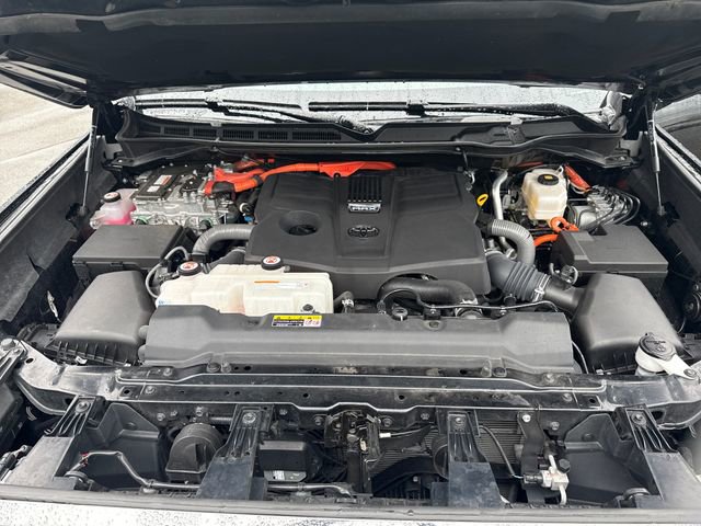 Used 2024 Toyota Tundra Platinum image 31