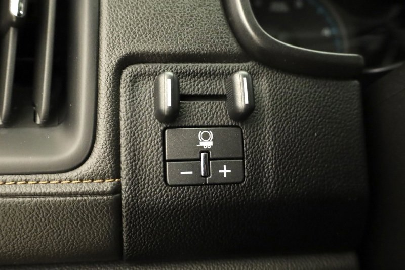 Used 2021 GMC Canyon AT4 w/ Driver Alert Package image 29