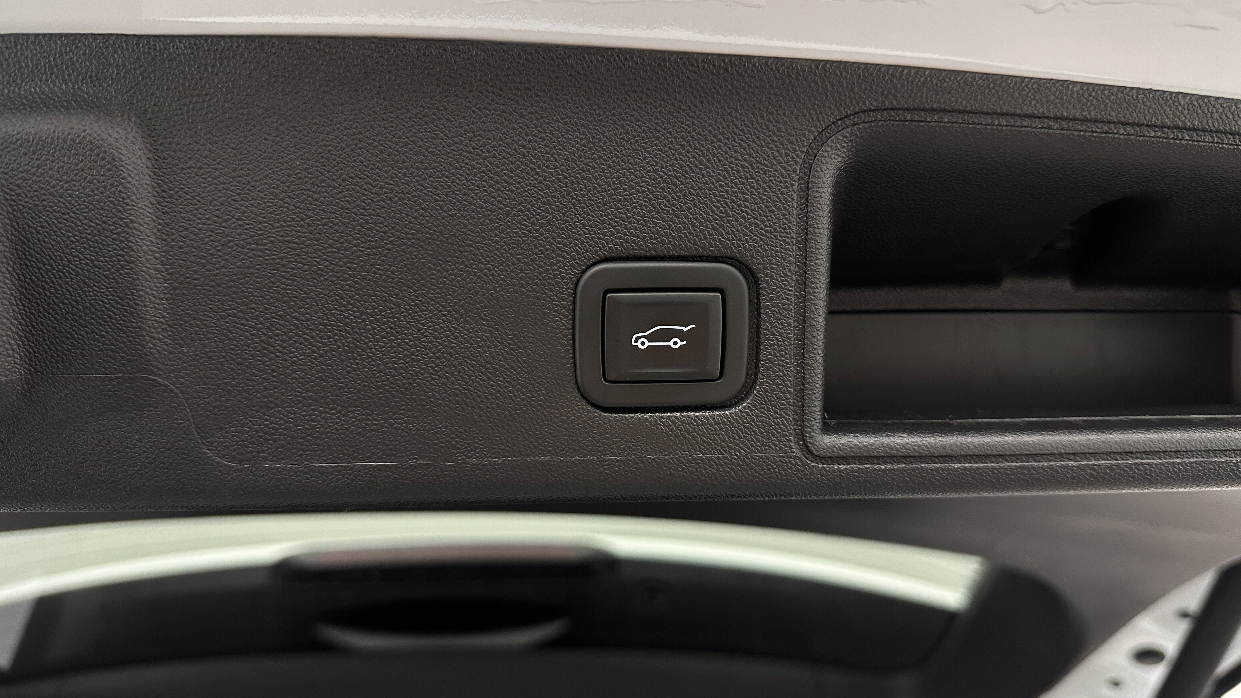 Used 2022 GMC Terrain SLT image 33