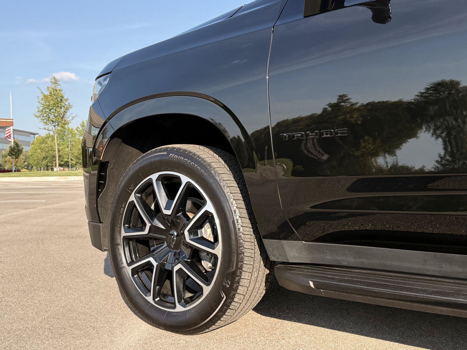 Used 2022 Chevrolet Tahoe RST w/ Luxury Package AWD/4WD image 12