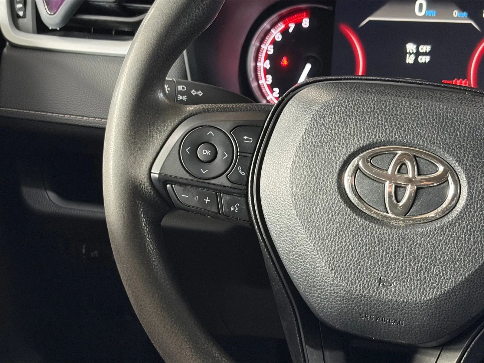 Used 2025 Toyota RAV4 LE image 25