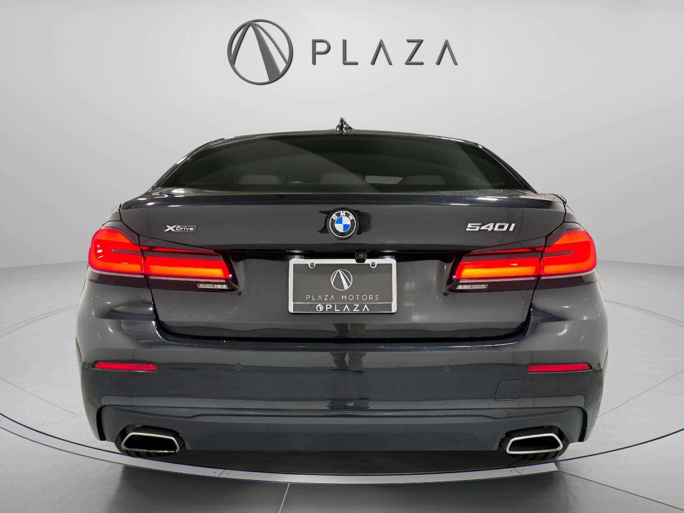 Used 2022 BMW 540i xDrive w/ Premium Package image 4