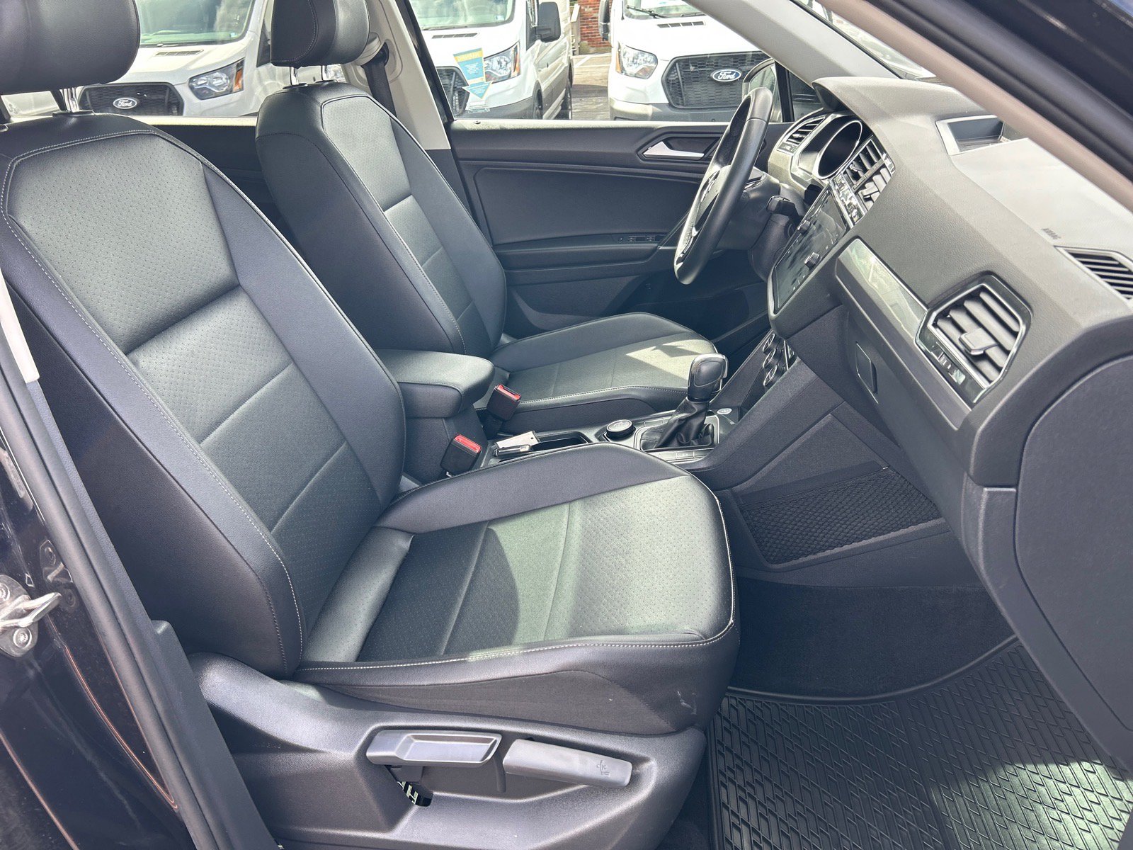 Used 2020 Volkswagen Tiguan SE w/ Panoramic Sunroof Package AWD/4WD image 18