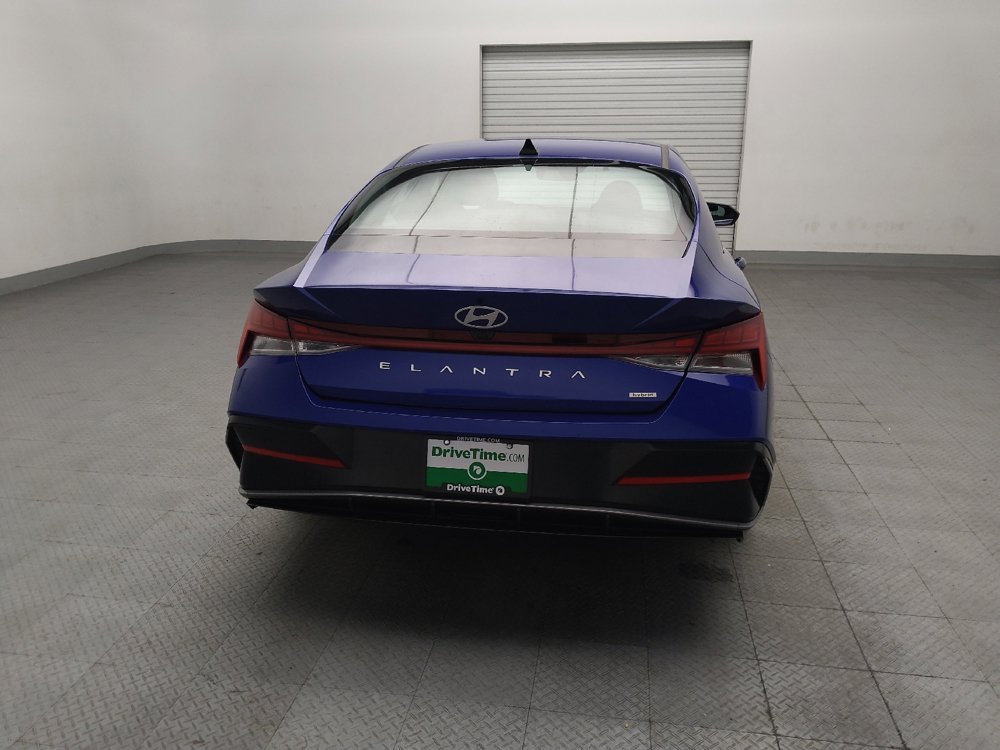 Used 2025 Hyundai Elantra Limited FWD image 7