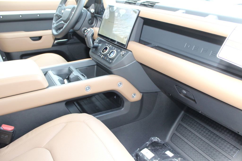 New 2026 Land Rover Defender 130 X-Dynamic SE image 22