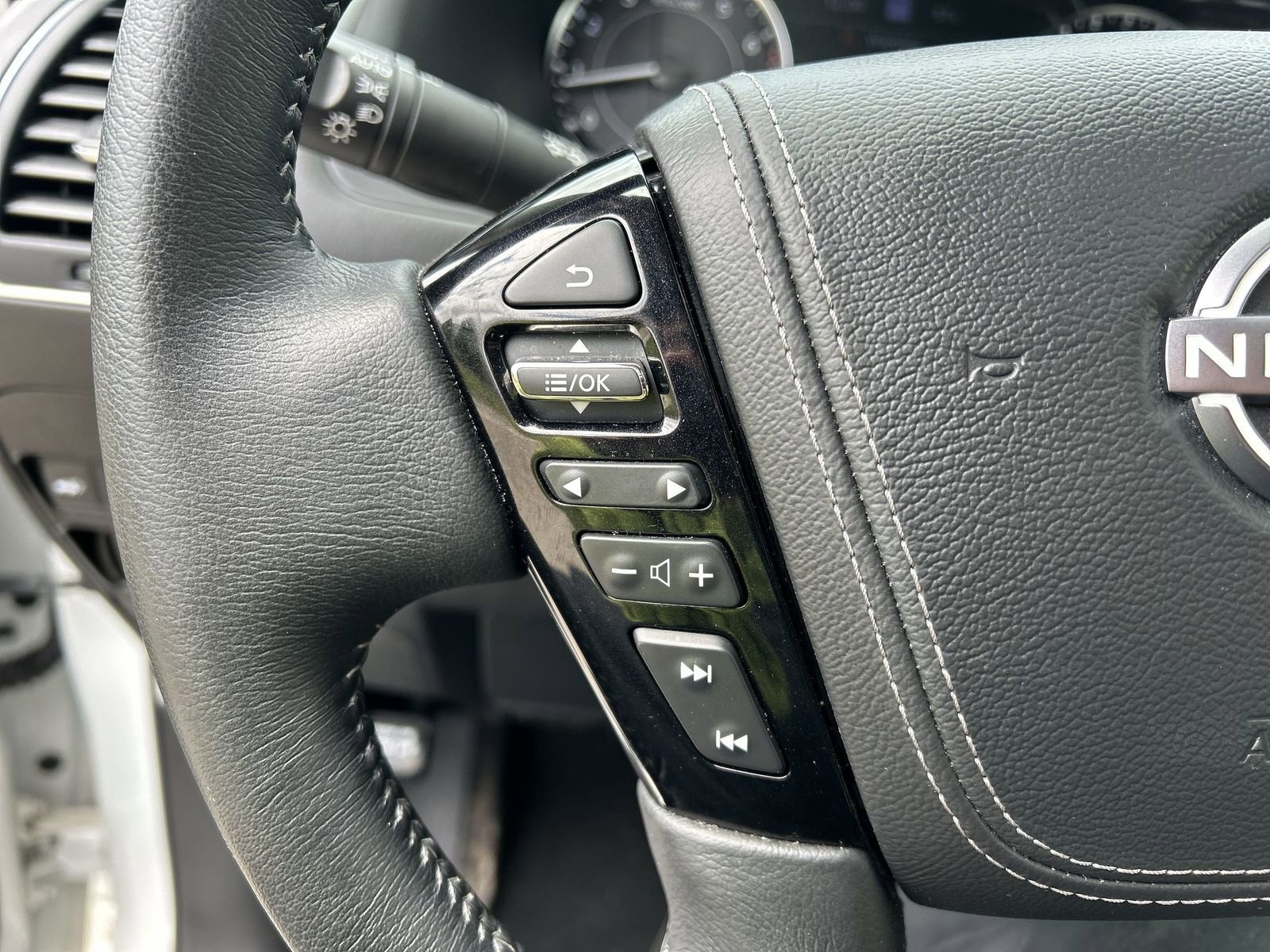 Certified 2023 Nissan Armada Platinum w/ Captain's Chairs Package AWD/4WD image 18