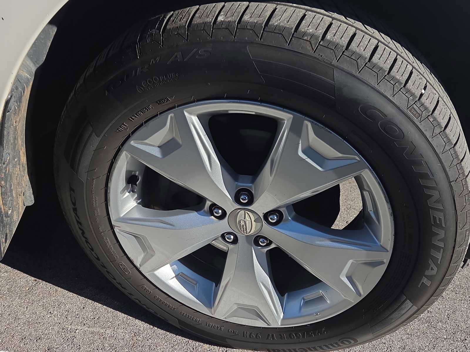 Used 2015 Subaru Forester 2.5i Premium w/ All-Weather Package image 2