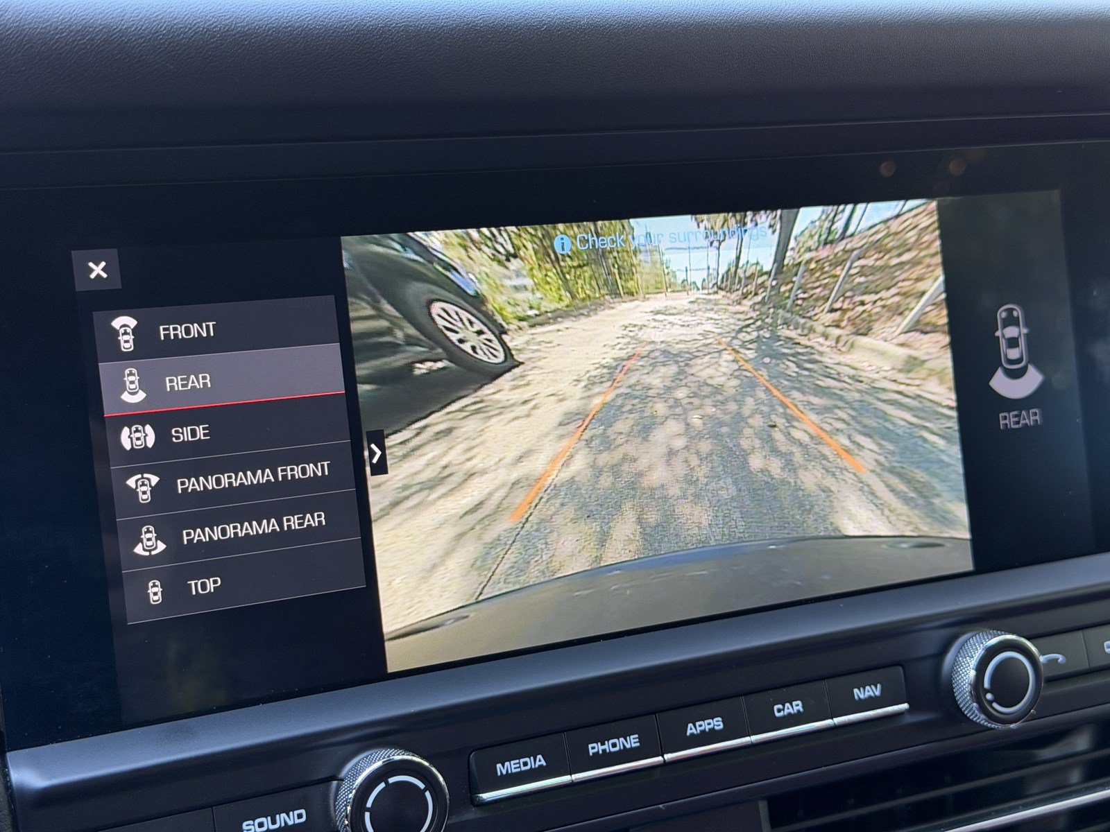 Used 2021 Porsche Macan Turbo AWD/4WD image 23