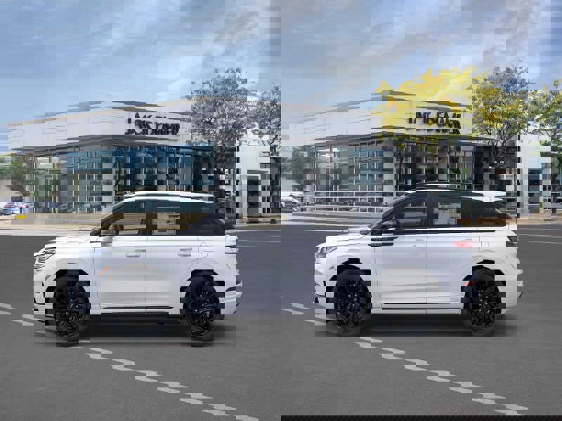 New 2026 Lincoln Corsair Premiere image 3