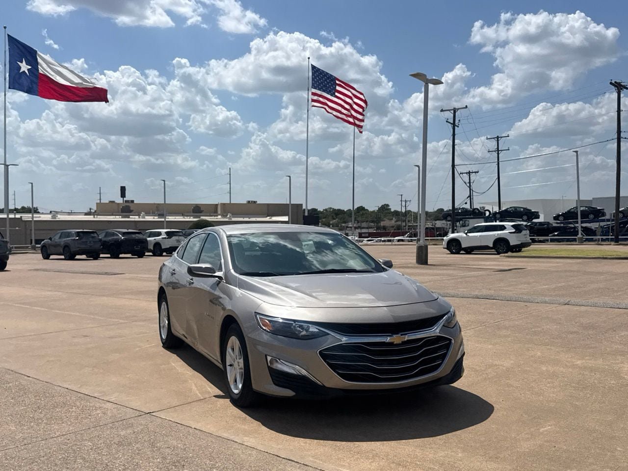 Used 2025 Chevrolet Malibu LS FWD image 2