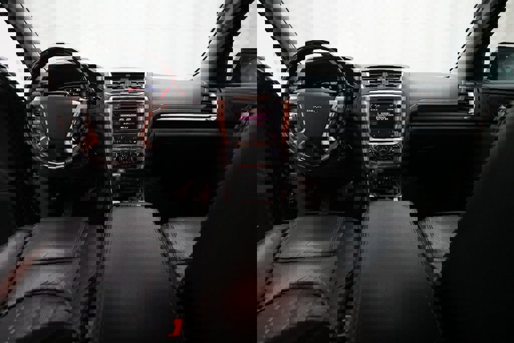 Used 2014 GMC Acadia Denali image 5