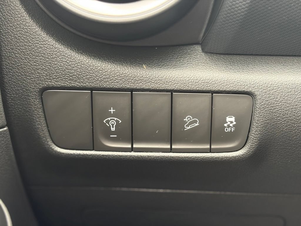 Used 2022 Hyundai Kona SE AWD/4WD image 27