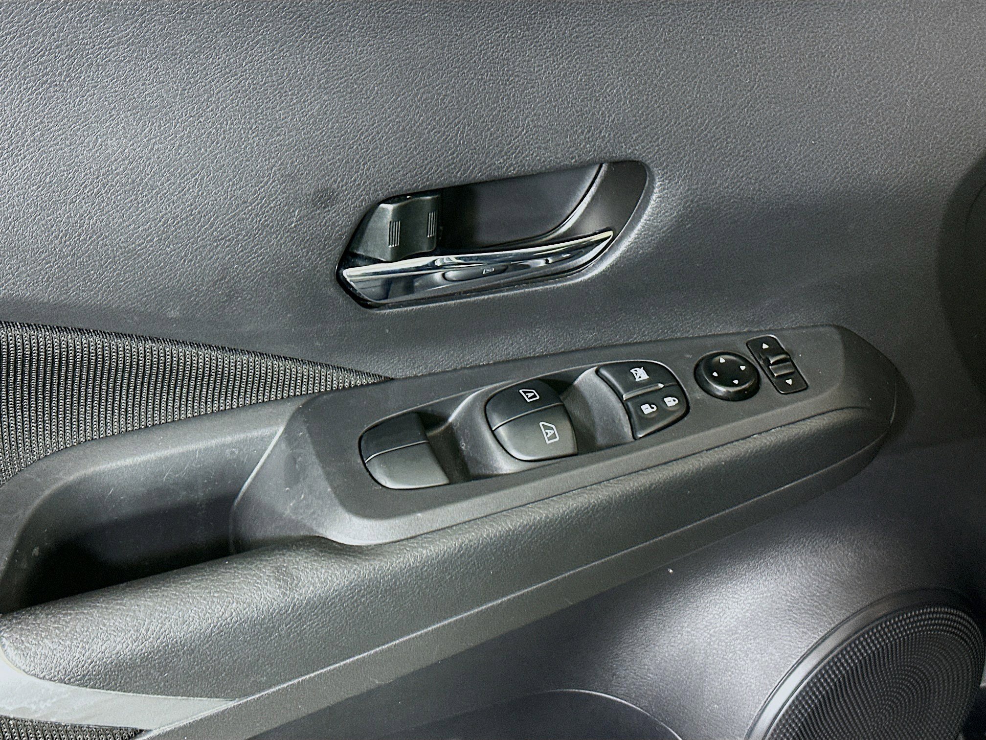 Used 2022 Nissan Kicks SV w/ Exterior Package FWD image 14