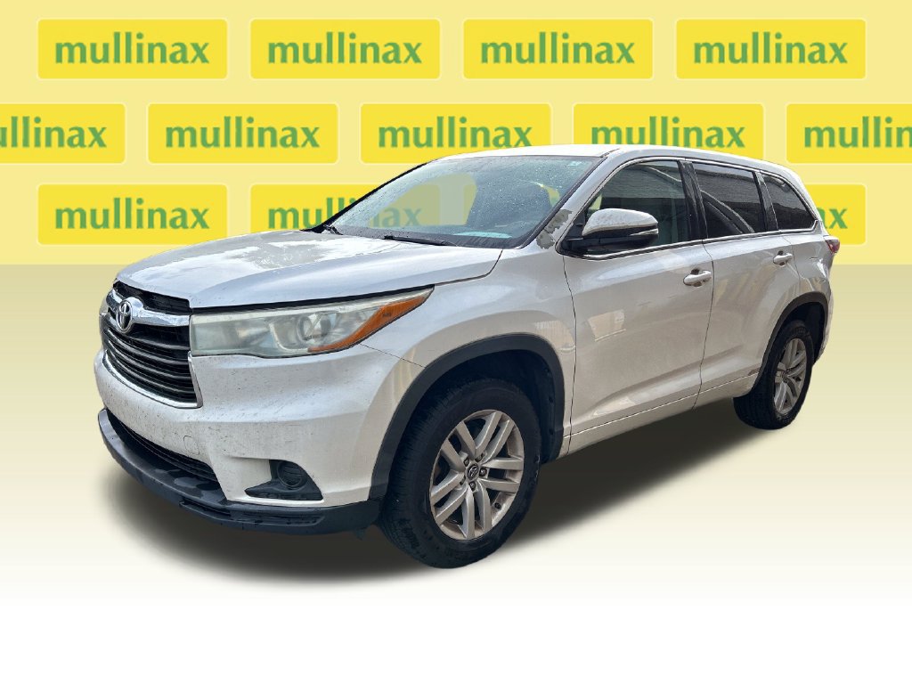 Used 2016 Toyota Highlander LE FWD image 4