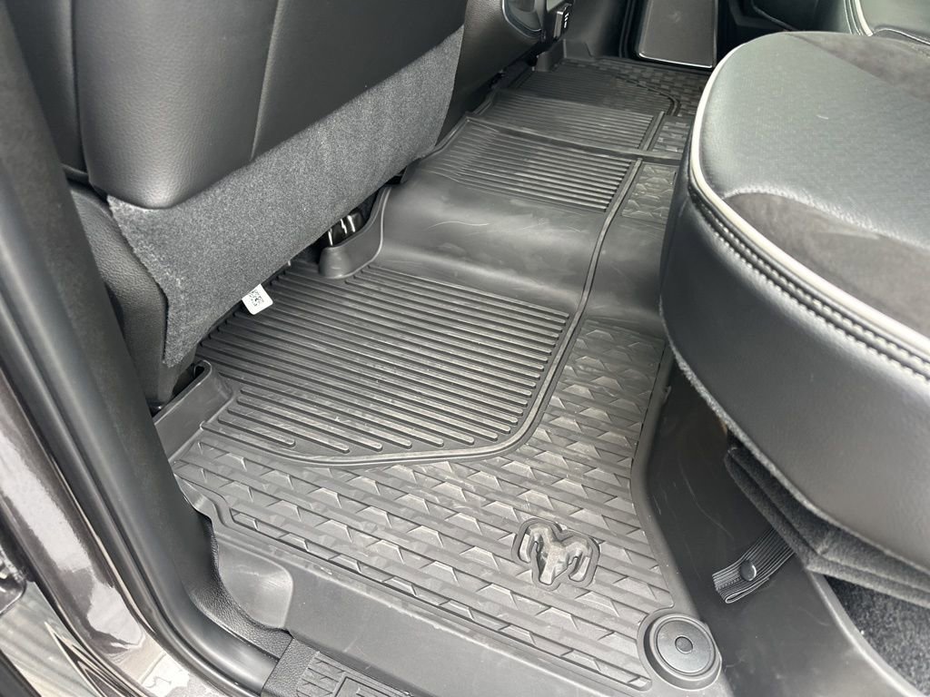 New 2025 RAM 2500 Laramie AWD/4WD image 33