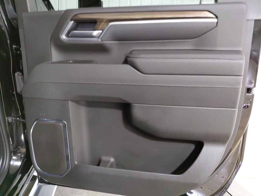 Certified 2025 Chevrolet Silverado 3500 LT w/ Z71 Chrome Sport Edition image 19