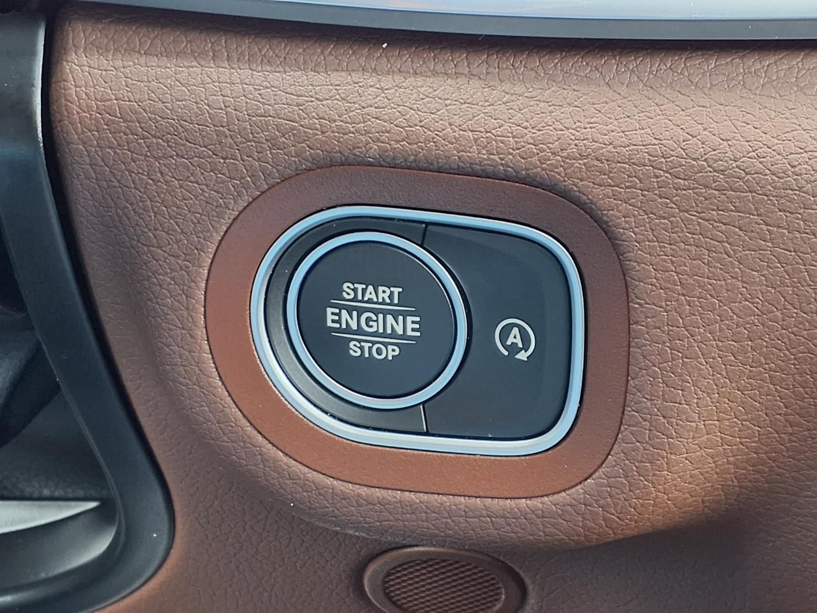 Used 2025 Mercedes-Benz GLS 450 4MATIC image 23