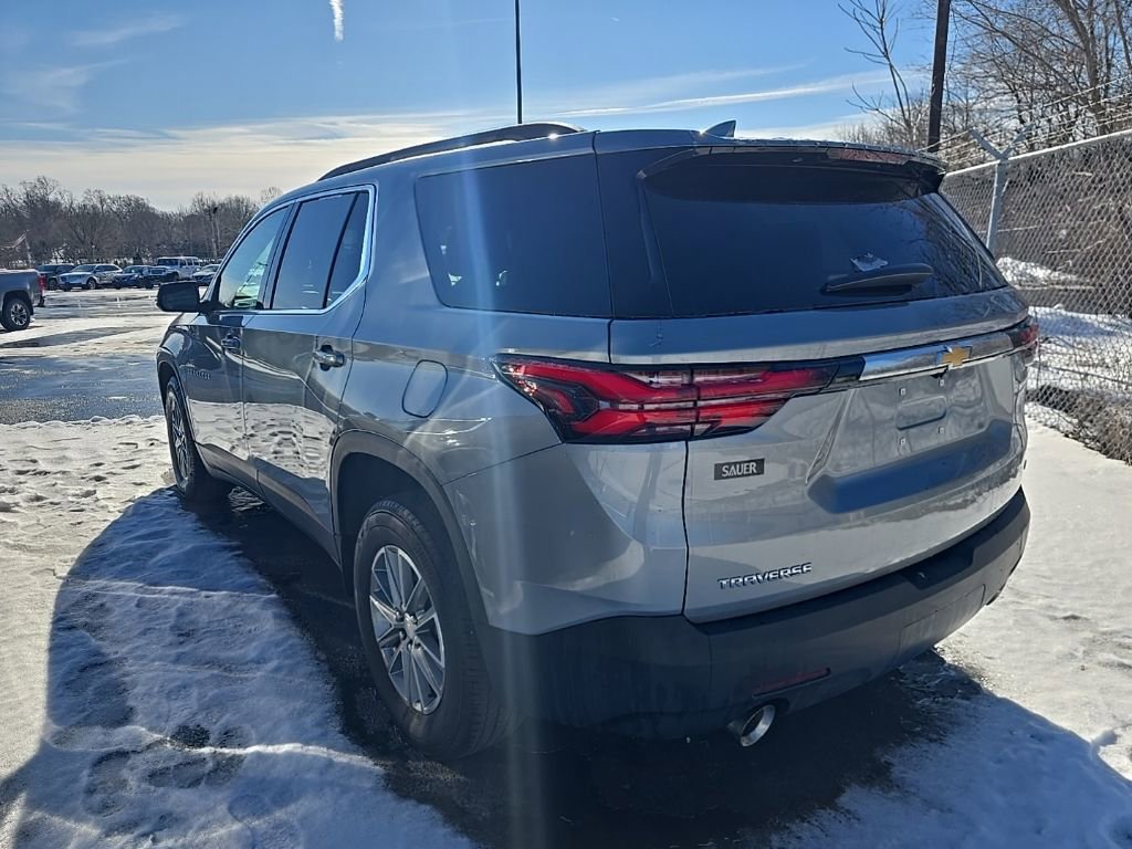 Used 2023 Chevrolet Traverse LT image 5