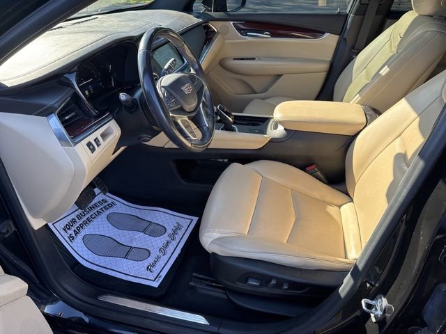 Used 2018 Cadillac XT5 Luxury w/ Driver Awareness Package image 6