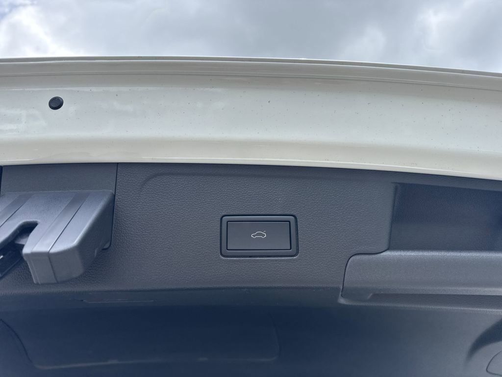 New 2025 Volkswagen Atlas Cross Sport SEL image 16