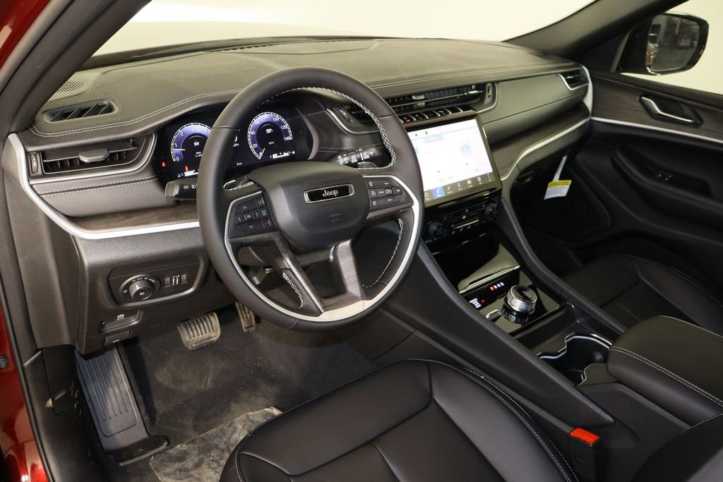 New 2025 Jeep Grand Cherokee Limited image 27