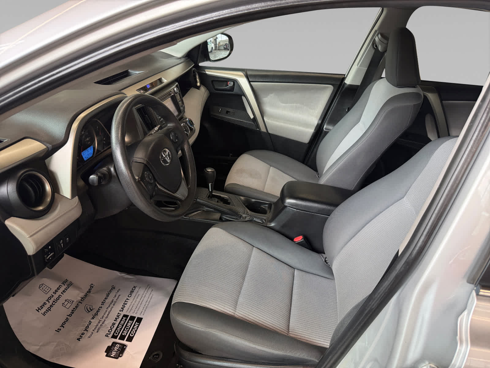 Used 2014 Toyota RAV4 LE FWD image 11