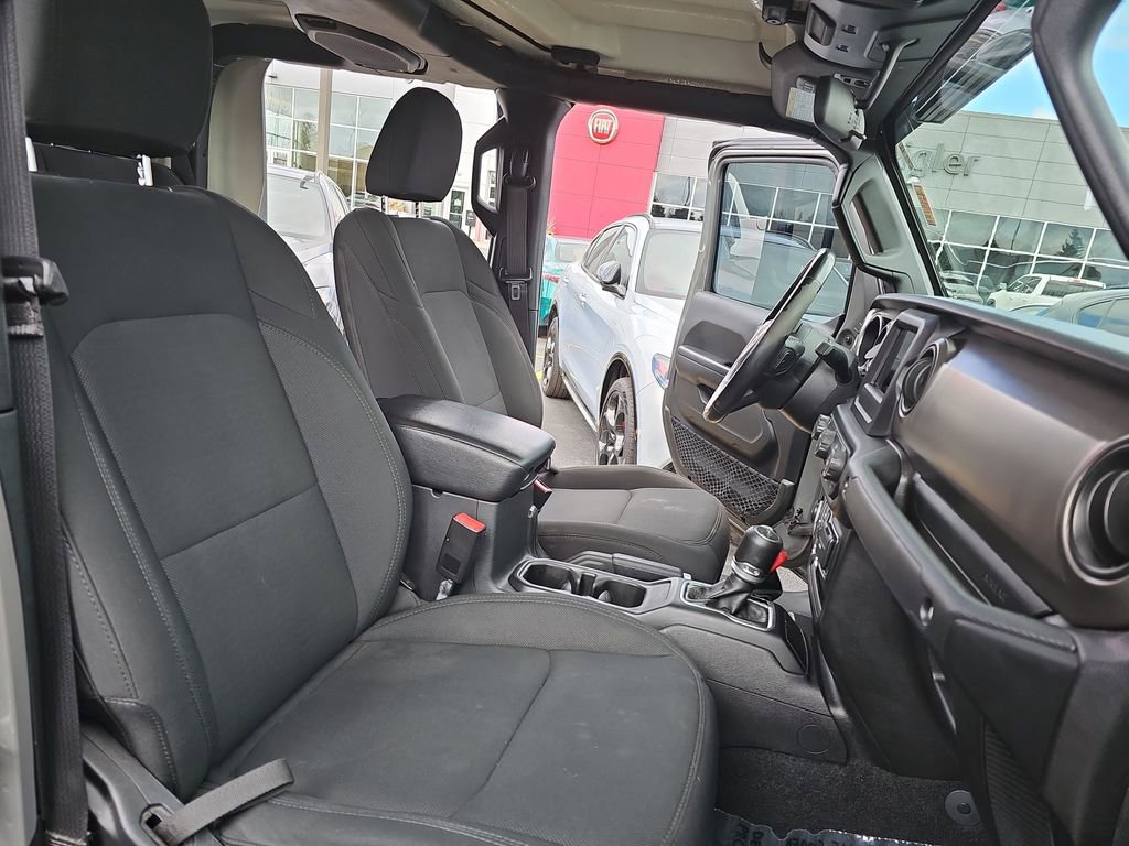 Used 2021 Jeep Gladiator Willys image 10