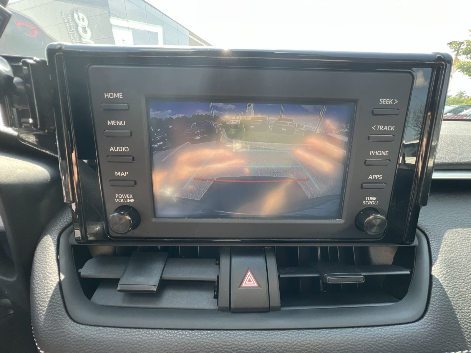 Used 2019 Toyota RAV4 LE w/ Carpet Mat Package AWD/4WD image 18