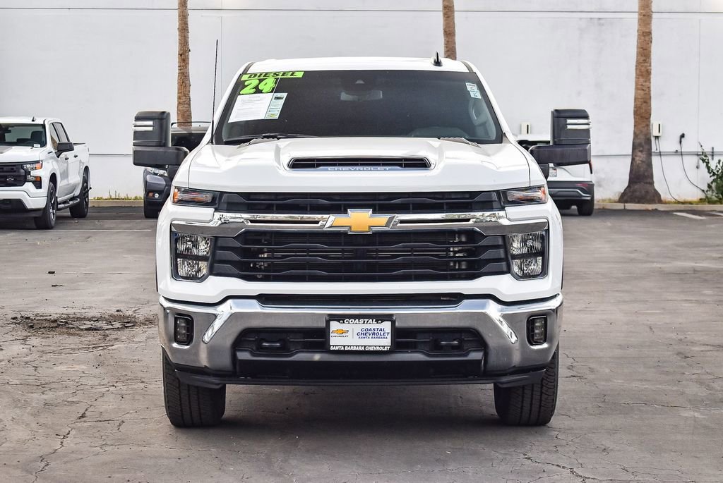 Used 2024 Chevrolet Silverado 2500 LT image 2